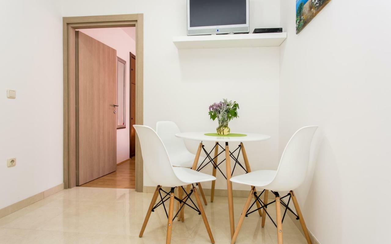 Apartments Mira Baška Eksteriør billede